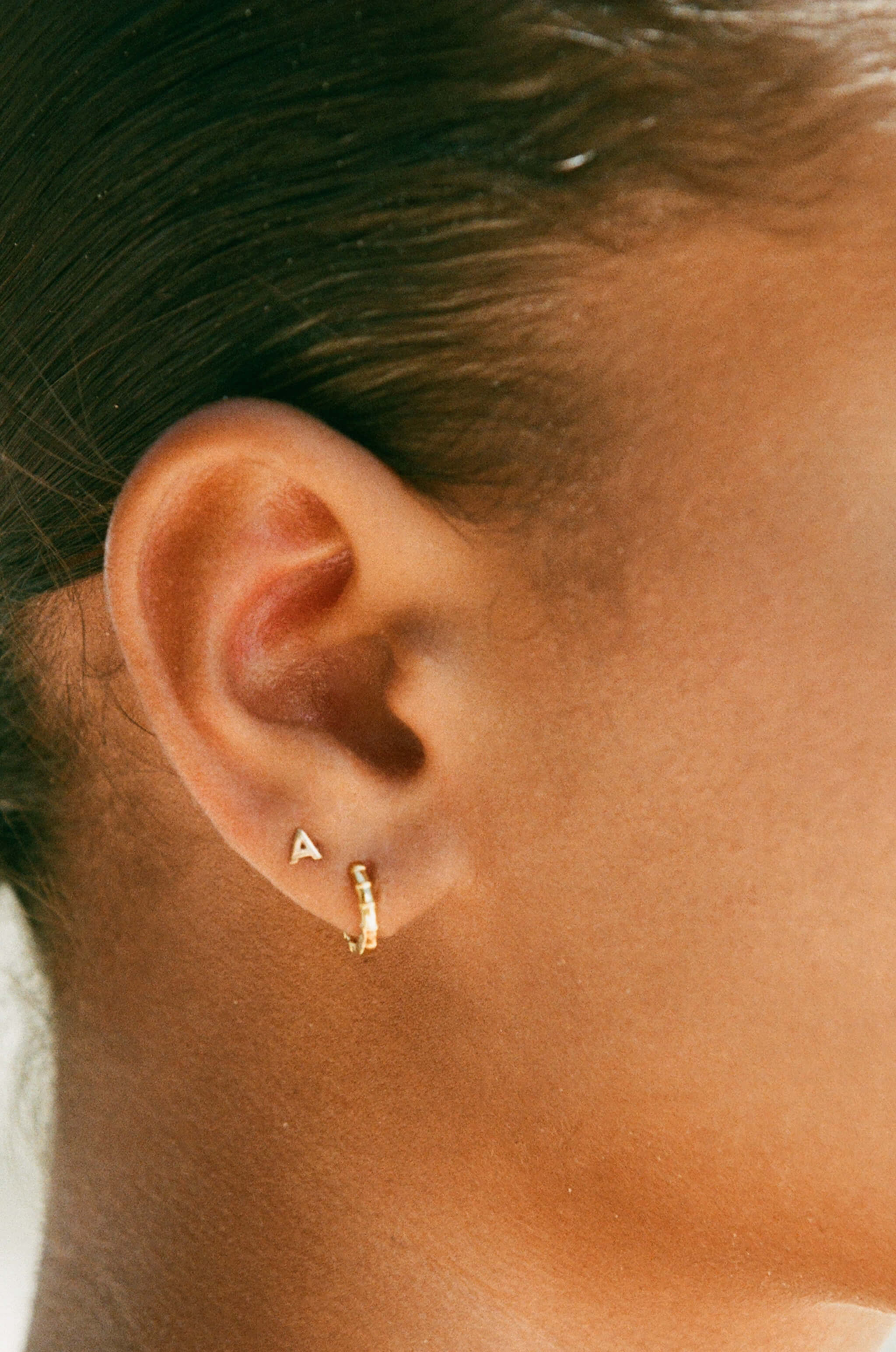INITIAL EARRINGS (9K GOLD) - Image 3
